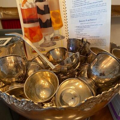 Vintage Silver Plate Punch Bowl, 12 Cups. Ladle