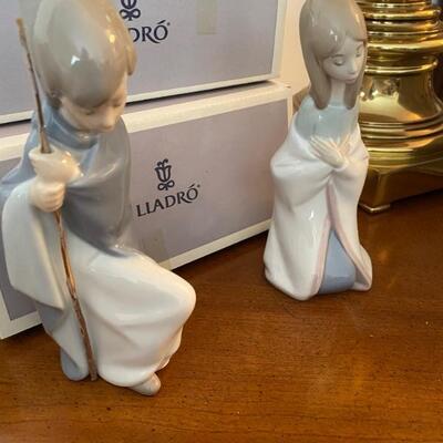 Lladro Boy Kneeling with Staff/Box