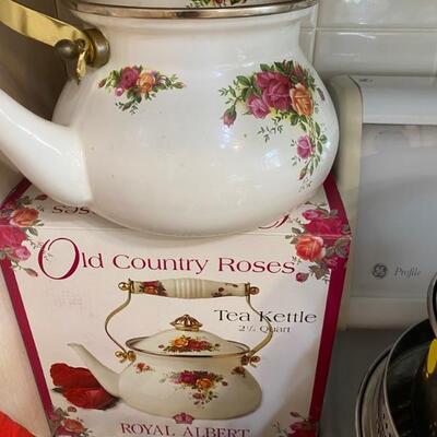 Royal Albert Old Country Roses Tea Kettle Box