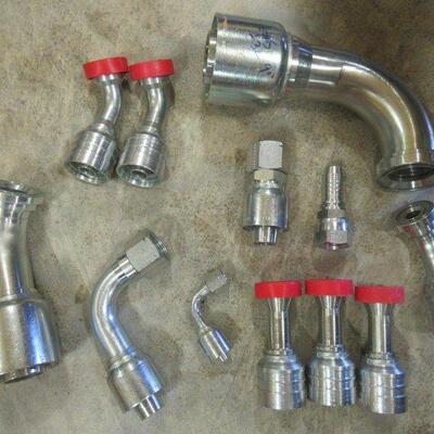 NDUSTRIAL HYDRAULIC FITTINGS IN VARIOUS SIZES