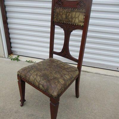 UNIQUE VINTAGE OAK SNAKE SKIN CHAIR