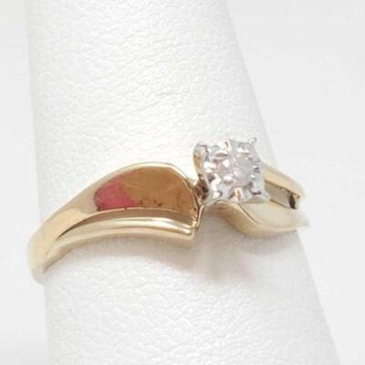 #1280 • Vintage 10K Gold Ring with Diamond Chip, 1.5g