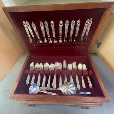 Flatware chest