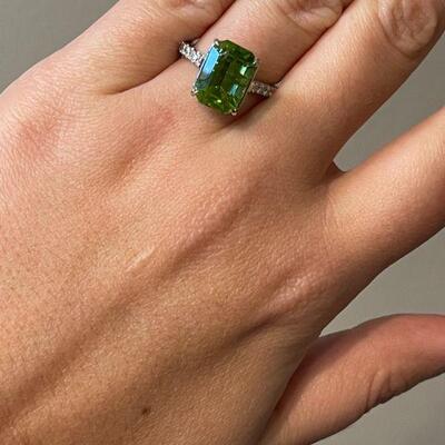 peridot and diamond ring