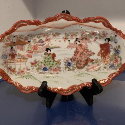 Antique Chinese Rose Medallion 12in Oval Dish