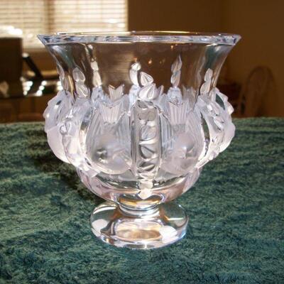 Lalique Crystal "Dampierre" Sparrow Pedestal Vase