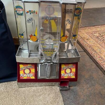 RARE T-PICO SHOOT & THRILL VINTAGE 25 CENT GUMBALL MACHINE- has keys and works great