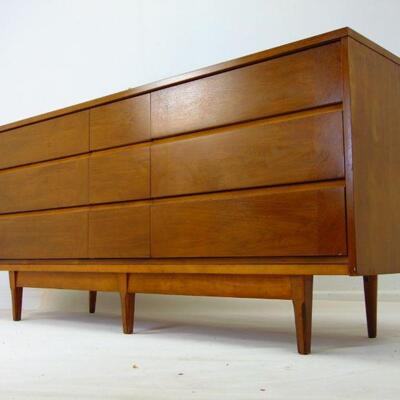 Vintage mid entury dresser