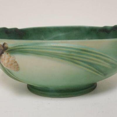 1007	ROSEVILLE GREEN PINECONE OVAL BOWL, 10 3/4 IN ACROSS THE HANDLES
