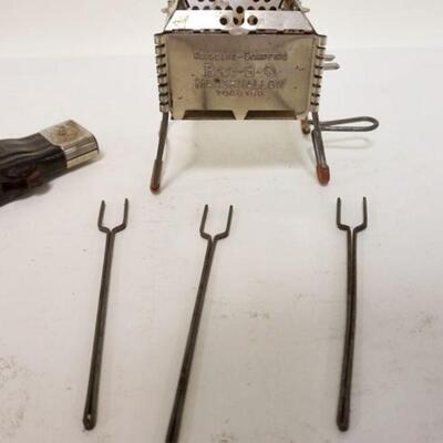 1078	ANTIQUE MARSHMELLOW TOASTER *BAR-B-Q ANGELUS - CAMPFIRES*, ELECTRIC, W/3 FORKS, UNTESTED, SOLD AS IS, APPROXIMATELY 4 IN X 4 IN X 4 IN
