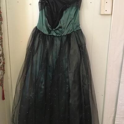 Designer gown created by Sondra Falk, XS SZ4