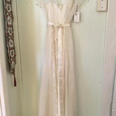 Designer gown created by Sondra Falk, XS SZ4