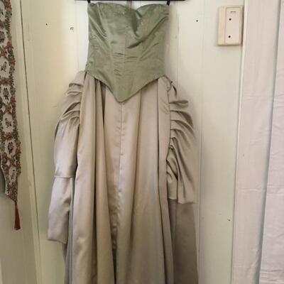 Designer gown created by Sondra Falk, XS SZ4