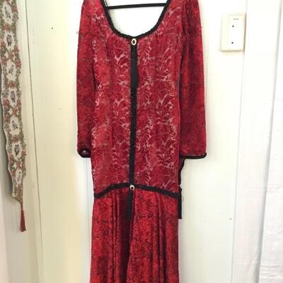 Designer gown created by Sondra Falk, XS SZ4