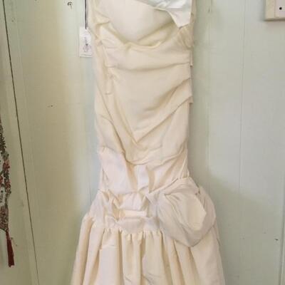 Designer gown created by Sondra Falk, XS SZ4