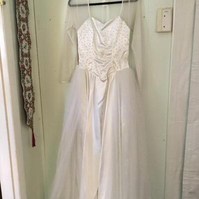 Designer gown created by Sondra Falk, XS SZ4