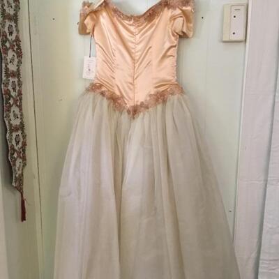 Designer gown created by Sondra Falk, XS SZ4