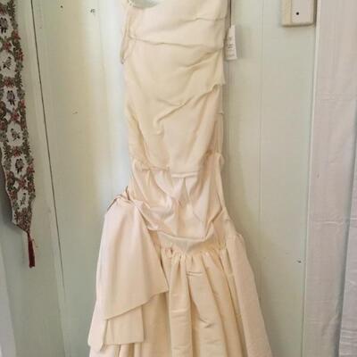 Designer gown created by Sondra Falk, XS SZ4