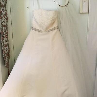 Designer gown created by Sondra Falk, XS SZ4
