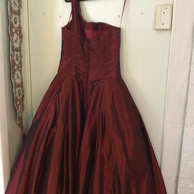 Designer gown created by Sondra Falk, XS SZ4