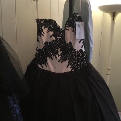 Designer gown created by Sondra Falk, XS SZ4