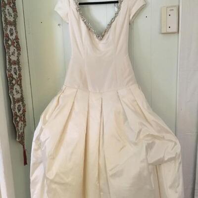 Designer gown created by Sondra Falk, XS SZ4