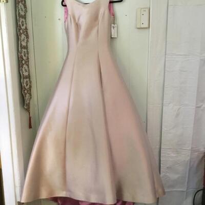 Designer gown created by Sondra Falk, XS SZ4