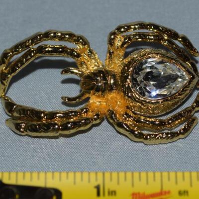 Vintage gold tone spider brooch USA