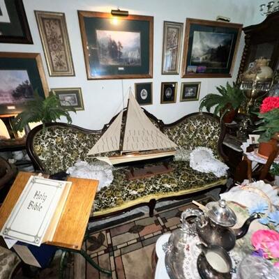 Estate sale photo