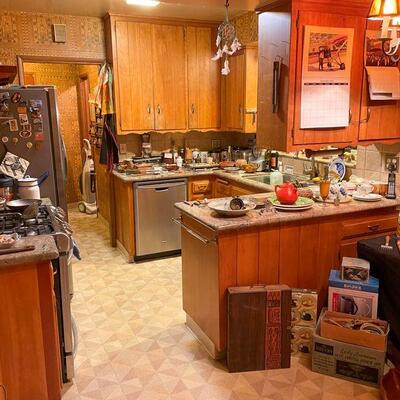 Estate sale photo