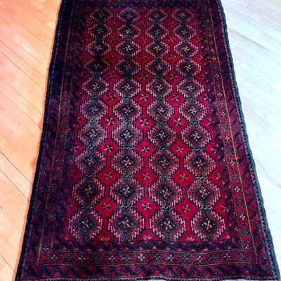 Beautiful Vintage Area Rug in good condition with some wear consistent with age and use. 

Measures 73