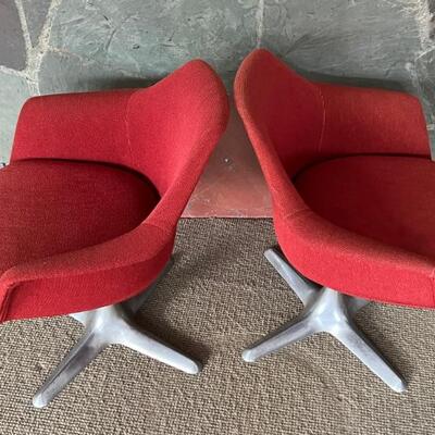 Pair of Mid Century Burke Propeller Tulip Chairs. What a great pair of vintage chairs! WOW!

Beautifully upholstered in a burnt orange...