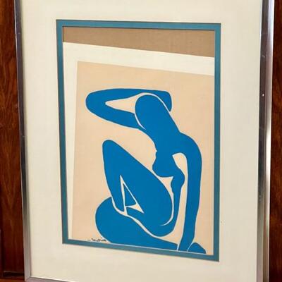 Vintage Matisse Print - appears to be a lithograph. It is loose in the matting which can be seen in the photos. Measures 16.5