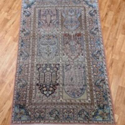Wool Accent Rug. There is some light wear, but in overall great condition. Measures 37â€ x 60â€.