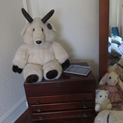 THOMASVILLE DRESSER & MIRROR, CUTE PLUSH DOLLS, & ELEGANT JEWELRY CHEST