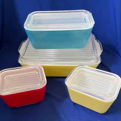 Vintage Pyrex primary color mixing bowls