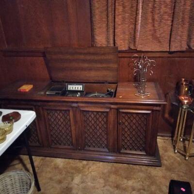 Vintage stereo console 