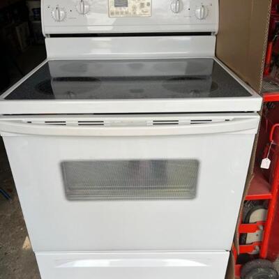 Clean Whirlpool smooth top stove $300