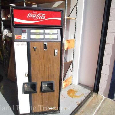 1971 Coca-Cola Vending Machine