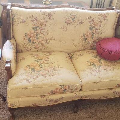 vintage floral love seat and vpuch