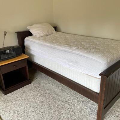 $125 bed with side table/great mattress
