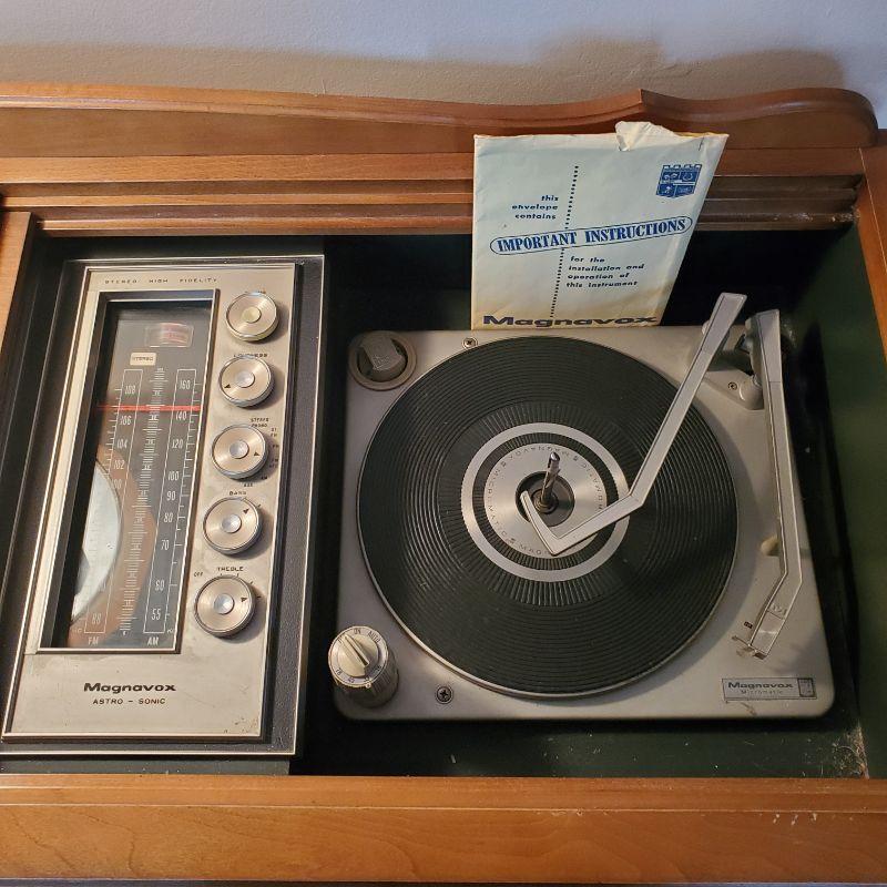 BLOWOUT! Pink Dog offers second day discounts in packed Tappan, NY