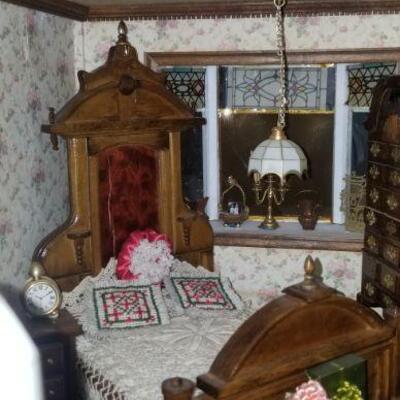 doll
house furniture