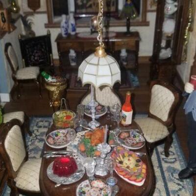 doll.house furniture