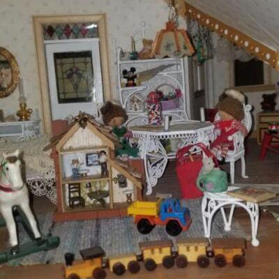 doll.house furniture