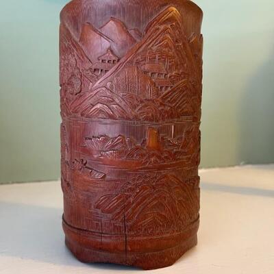 Carved bamboo calligraphy brush pot 