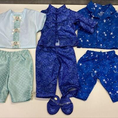 https://www.ebay.com/itm/125188630589	HS1029 AMERICAN GIRL DOLL PAJAMAS 3 PAIRS AND SLIPPERS		Auction Starts 3/11/2022 After 6 PM
