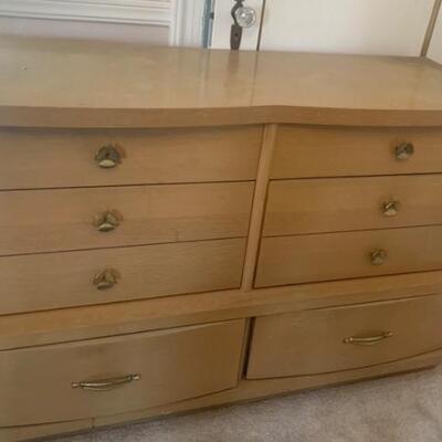 Bassett Mid-Century Modern Dresser