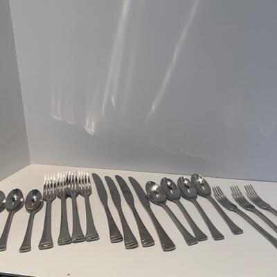 Oneida Stainless â€œ Perryâ€ 56 pc.