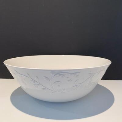 Lenox Opal Innocence Carved Servin* Bowl